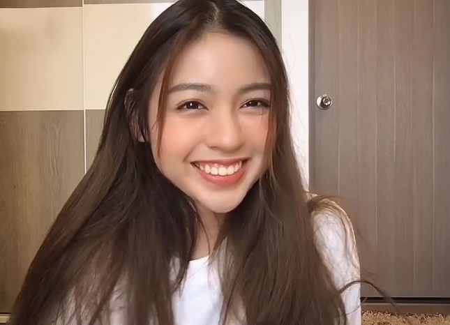 Hotgirl “Trứng rán cần mỡ” gây tranh cãi với clip dạy make-up mà đoạn cuối lại xài app ảnh 4