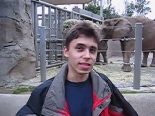 Ngày này 15 năm trước, đây chính là người đã đăng video đầu tiên lên YouTube ảnh 2