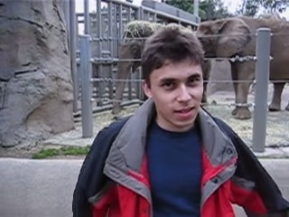 Ngày này 15 năm trước, đây chính là người đã đăng video đầu tiên lên YouTube ảnh 1