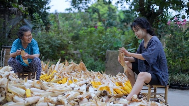 Không phải Lý Tử Thất, đây mới là vlogger nữ Trung Quốc có thu nhập cao nhất YouTube ảnh 7