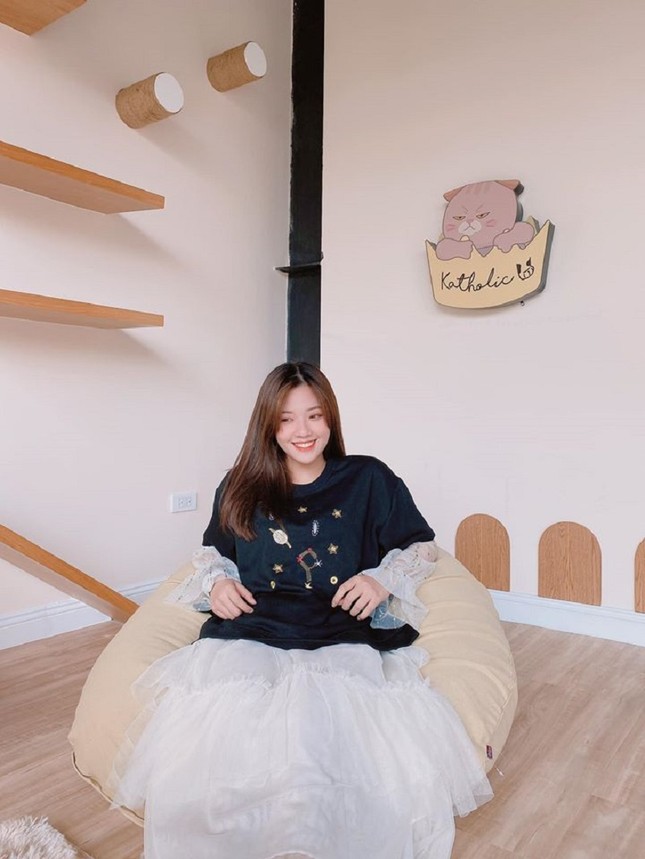 Dàn streamer, gamer hội tụ chúc mừng Linh Ngọc Đàm khai trương quán cà phê mèo ảnh 8