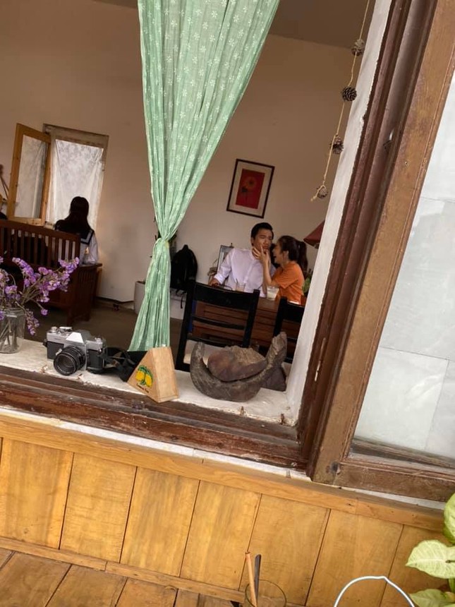 Couple “mặn” nhất “Nhà trọ Balanha” lộ ảnh thân thiết, dân mạng nghi “phim giả tình thật“? ảnh 1