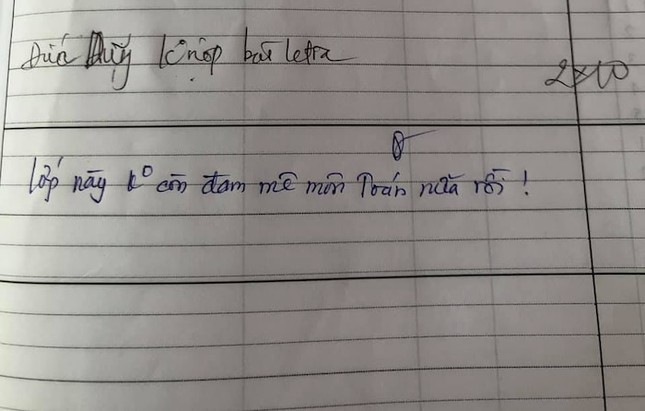 Lớp học không còn hứng thú với môn Toán, thầy giáo “bất lực” phê trong sổ đầu bài ảnh 1
