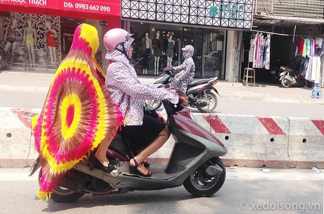 Nữ sinh đến trường với cách chống nắng có “1-0-2”, loạt ảnh của chị em khác còn “đỉnh” hơn ảnh 6