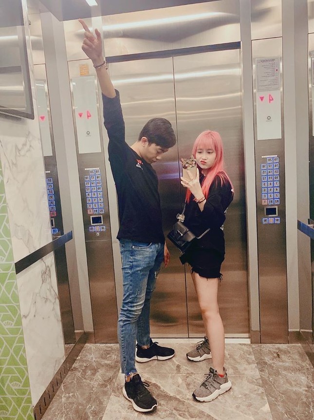 Một năm streamer Cris Phan “theo vợ bỏ cuộc chơi“: Vẫn lầy lội, dễ thương như ngày mới yêu ảnh 4