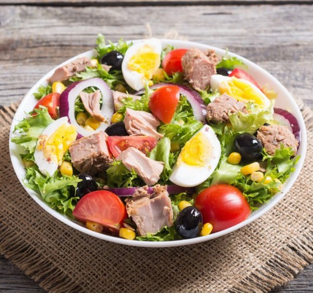 Cô gái phải nhập viện cấp cứu vì chỉ ăn salad liên tục trong nhiều ngày liền ảnh 2
