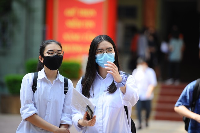 Thi tốt nghiệp THPT đợt 1: Hà Nội đã chấm thi xong cho gần 80.000 thí sinh ảnh 1