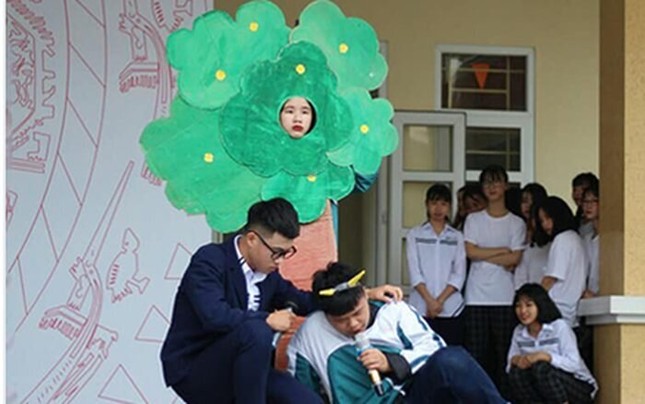 Khi hội teen trổ tài làm “diễn viên“: Hóa thân thành hòn đá, dòng sông đến cả cột điện ảnh 3