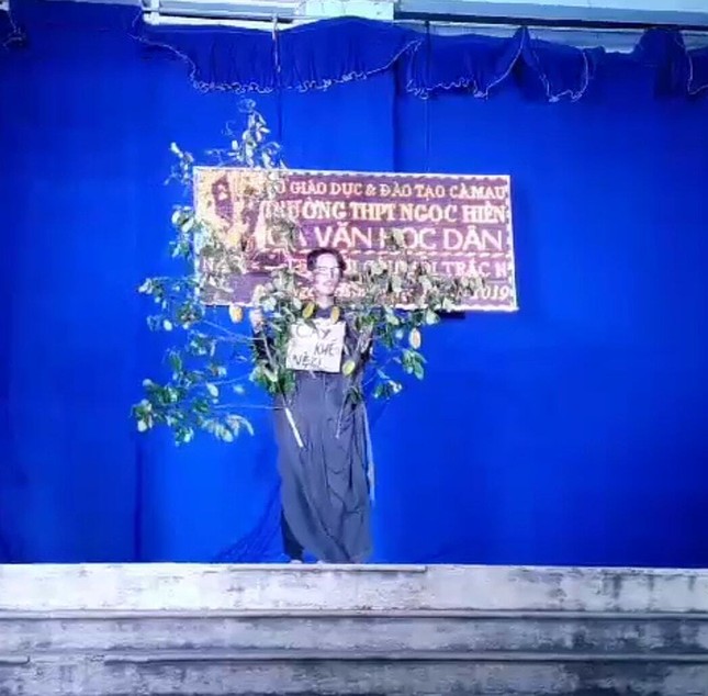 Khi hội teen trổ tài làm “diễn viên“: Hóa thân thành hòn đá, dòng sông đến cả cột điện ảnh 8