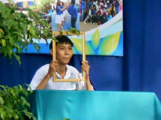 Khi hội teen trổ tài làm “diễn viên“: Hóa thân thành hòn đá, dòng sông đến cả cột điện ảnh 11