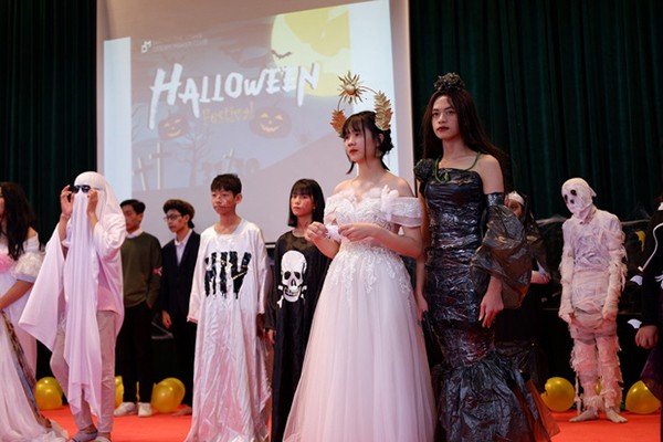 Thầy cô “quẩy hết mình” dịp Halloween cùng teen: Sáng tạo vô biên và “lầy lội” hết sức ảnh 3