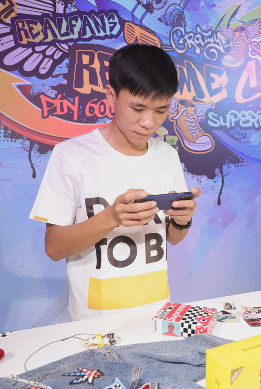 Realfans “bùng nổ” với câu chuyện truyền cảm hứng của CEO Realme Việt Nam ảnh 7