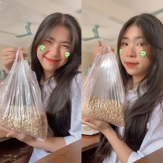 Nữ sinh Hà Tĩnh xách hẳn 2kg hạt bí tới lớp để cắn, nhưng nhan sắc cô nàng lại gây chú ý hơn cả ảnh 3