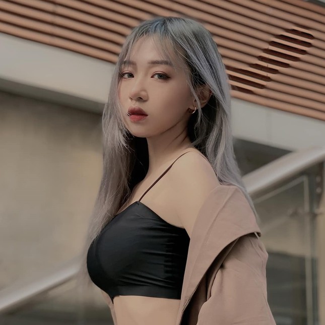 Ngày 8/3 của loạt streamer xinh đẹp: Người chờ đợi điều lãng mạn, người tự an ủi bản thân ảnh 6