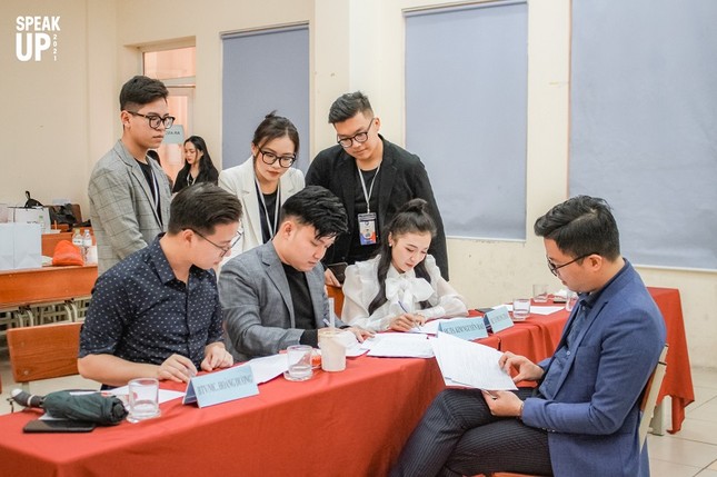 Ấn tượng với dàn thí sinh tài năng tại Vòng Sơ khảo “Speak Up 2021” của sinh viên Báo chí ảnh 6
