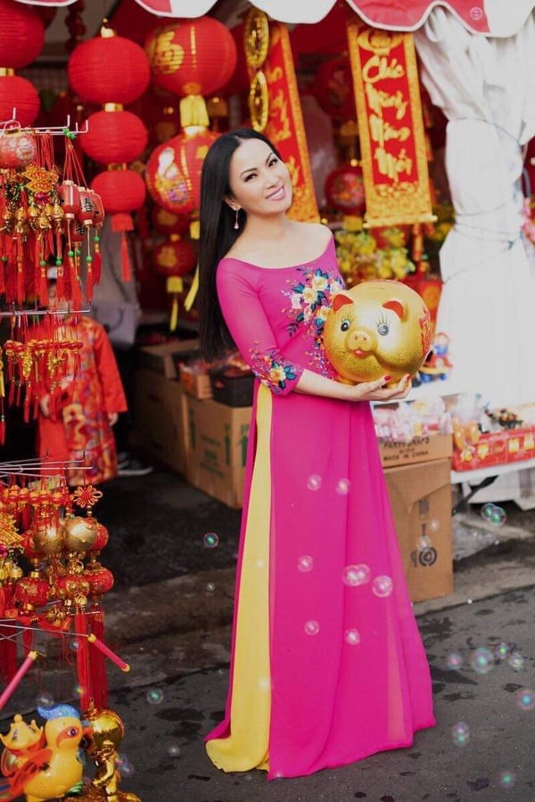Hà Phương - vợ của 'Người Việt giàu nhất thế giới' làm việc thiện đầu xuân ảnh 1