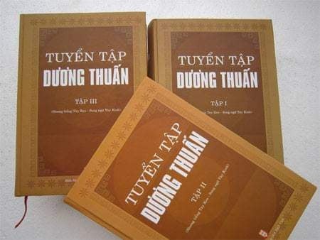 Thi sĩ miệt mài viết thơ tặng vợ và người tình ảnh 1