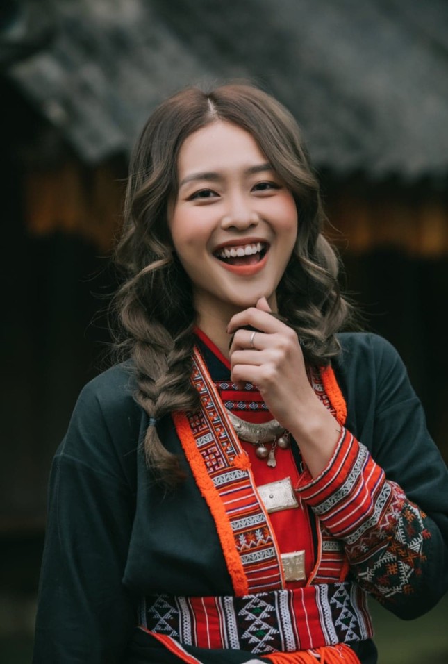 Khả Ngân: Nếu có đại gia chống lưng, tôi đã nổi từ lâu ảnh 4
