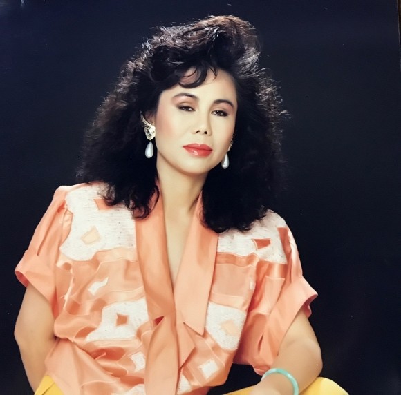 Danh ca Thanh Tuyền gây 'sốt' khi lần đầu hát 'Đắp mộ cuộc tình' ảnh 4
