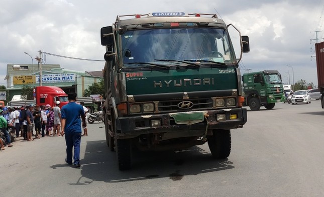 Lấy sơn che biển số xe ben sau tai nạn chết người ảnh 1