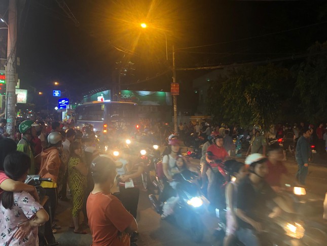 Người đàn ông tử vong dưới bánh xe buýt ở Sài Gòn ảnh 1