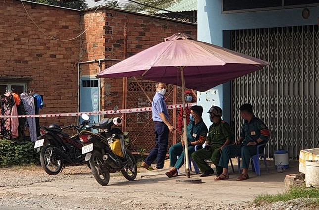 Phong tỏa khu vực liên quan thanh niên nhập cảnh trái phép cùng 2 ca mắc COVID-19 ảnh 2