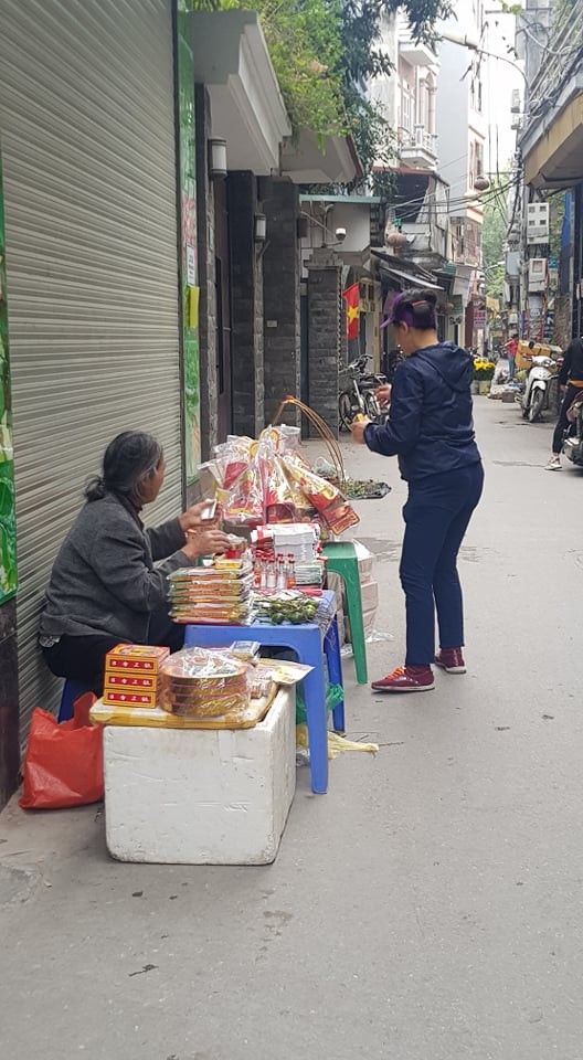 Hoa, quả, gà… tăng giá ngày rằm tháng Chạp ảnh 6