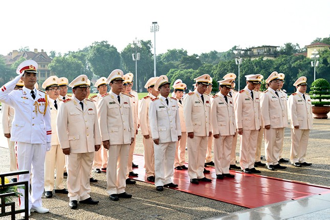Lãnh đạo Đảng, Nhà nước viếng lăng Chủ tịch Hồ Chí Minh ảnh 4