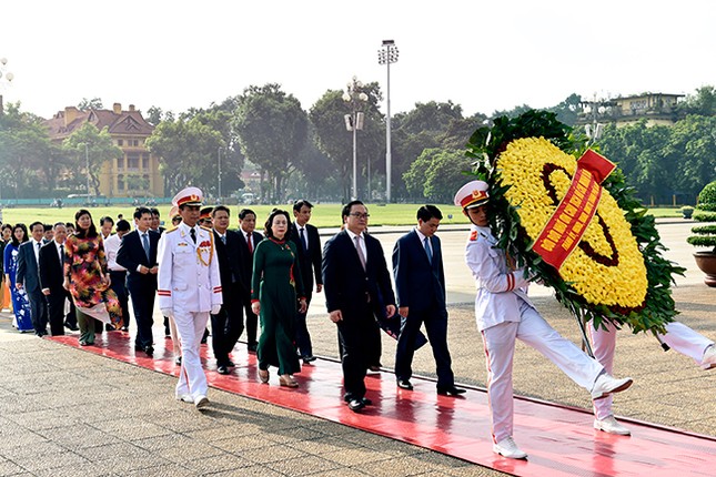 Lãnh đạo Đảng, Nhà nước viếng lăng Chủ tịch Hồ Chí Minh ảnh 5
