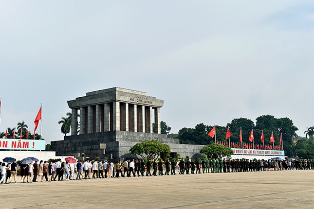 Lãnh đạo Đảng, Nhà nước viếng lăng Chủ tịch Hồ Chí Minh ảnh 6