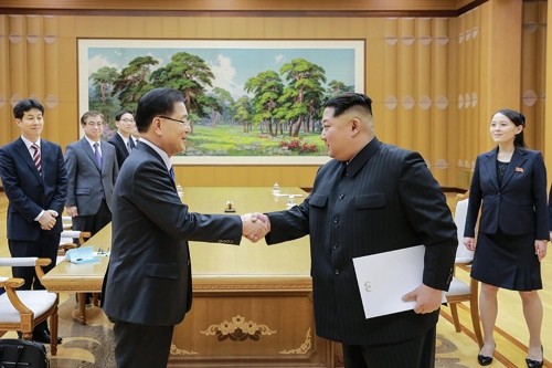 Chủ tịch Triều Tiên Kim Jong-un tiếp phái đoàn Hàn Quốc ảnh 4