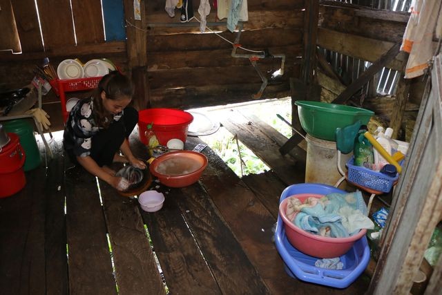 Đắk Nông: Sợ trò thất học, 8 cô giáo trẻ tình nguyện đứng lớp không lương ảnh 3