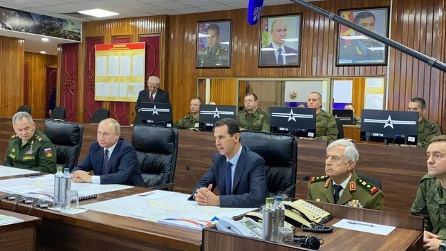 Tổng thống Putin bất ngờ thăm ‘chảo lửa’ Trung Đông, gặp Tổng thống Syria ảnh 2