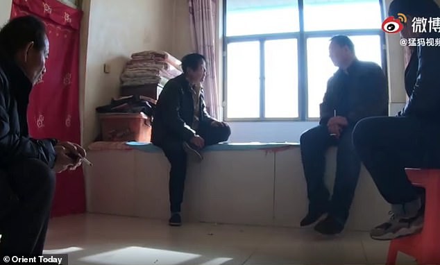 Trung Quốc: Bố mẹ đào mộ con gái, bán thi thể cho nhà trai để làm đám cưới ma ảnh 2