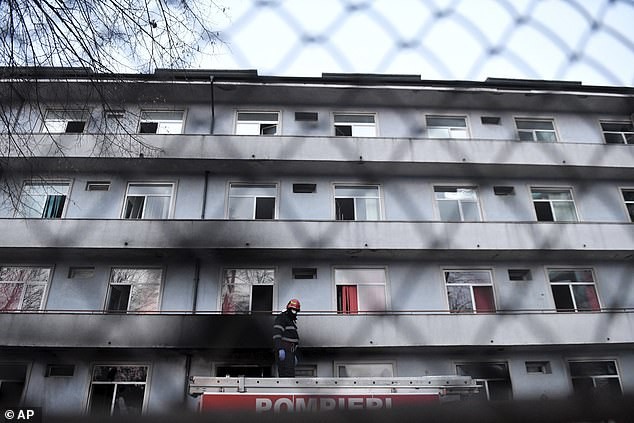 Romania: Cháy bệnh viện COVID-19, 5 bệnh nhân chết thảm ảnh 2