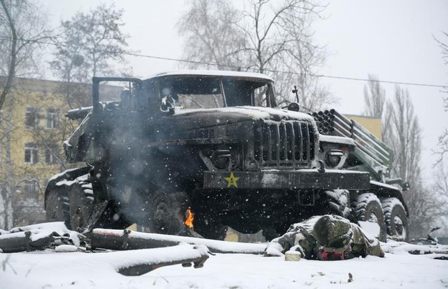 Tận thấy dàn xe quân sự được cho là của Nga bị phá huỷ trong chiến dịch ở Ukraine ảnh 10