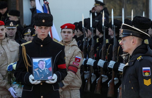 Nga mất hơn 1.300 binh sĩ trong chiến dịch ở Ukraine ảnh 1