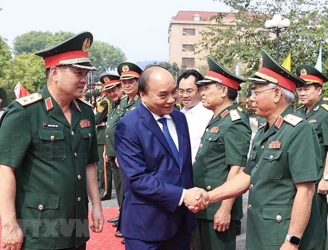 Chủ tịch nước Nguyễn Xuân Phúc thăm Bộ Tư lệnh Quân khu 1 ảnh 1
