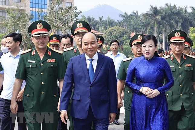 Chủ tịch nước Nguyễn Xuân Phúc thăm Bộ Tư lệnh Quân khu 1 ảnh 7