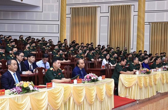 Chủ tịch nước Nguyễn Xuân Phúc thăm Bộ Tư lệnh Quân khu 1 ảnh 8