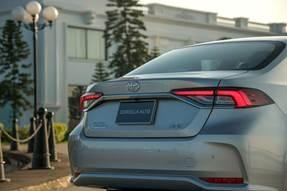 Toyota Corolla Altis 2022: Trẻ trung và phong cách ảnh 3