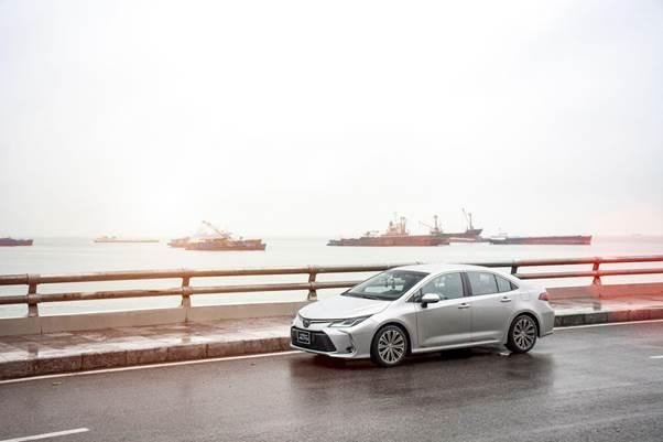 Toyota Corolla Altis 2022: Trẻ trung và phong cách ảnh 6