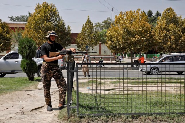 Nổ lớn bên ngoài Đại sứ quán Nga ở Afghanistan, 25 người thiệt mạng ảnh 1