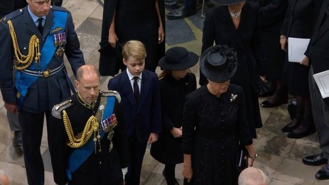 Toàn cảnh tang lễ Nữ hoàng Anh Elizabeth II ảnh 23