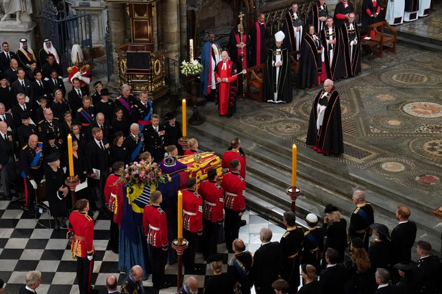 Toàn cảnh tang lễ Nữ hoàng Anh Elizabeth II - Ảnh 12.