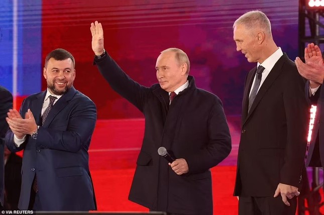 Tổng thống Putin phát biểu tại sự kiện chào mừng 4 vùng lãnh thổ mới sáp nhập Nga ảnh 8
