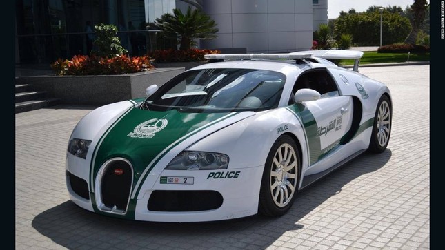 Đội xe cứu thương, xe cảnh sát 'sang chảnh' của Dubai ảnh 4