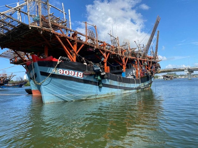 Ngư dân Quảng Ngãi bị tàu nước ngoài uy hiếp, cướp tài sản trên vùng biển Trường Sa ảnh 4