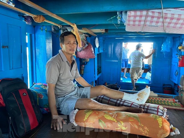Lời kể của ngư dân Quảng Ngãi bị ca nô nước ngoài bắn gây thương tích trên biển ảnh 3
