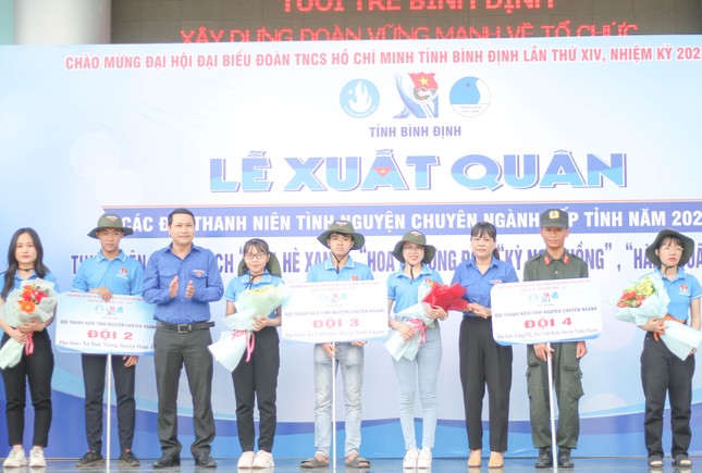 Tuổi trẻ Bình Định ra quân 5 đội TNTN chuyên ngành hỗ trợ các địa phương đặc biệt khó khăn ảnh 1